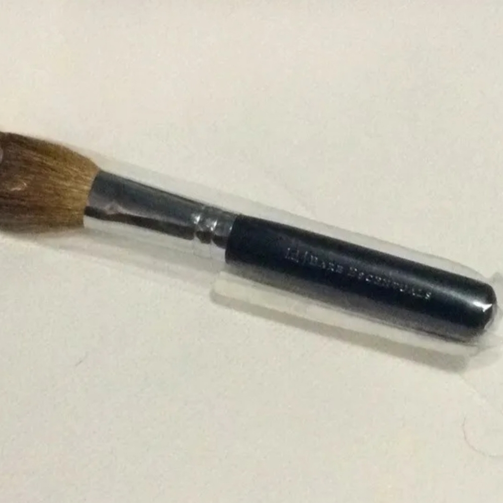 NEW BARE MINERALS ESCENTUALS TAPERED BLUSH BRUSH MAKEUP SEALED AUTHENTIC
